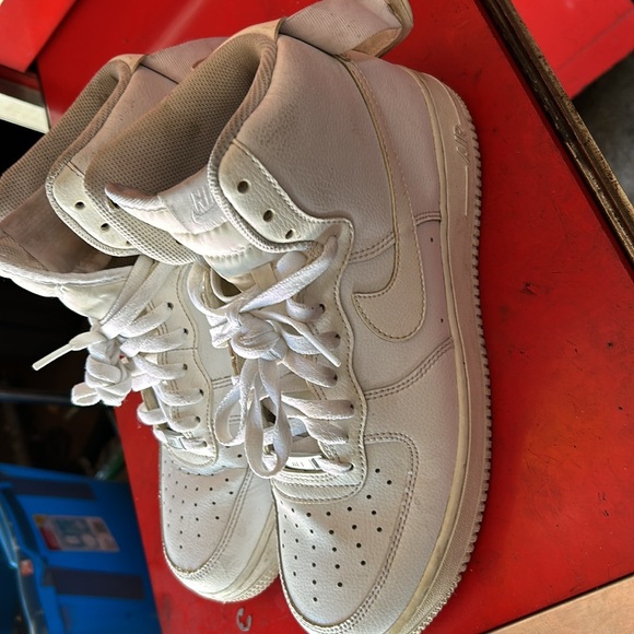 Men’s Nike airs AF1 - Picture 2 of 9
